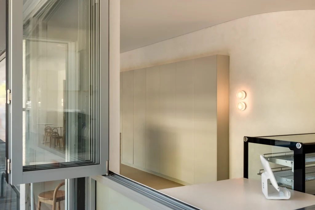 glow circuit by alldin - perth fit out 00004 Commercial Fit-Out - Glow circuit by Alldin